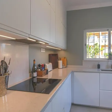 Villa K, Mira Luz