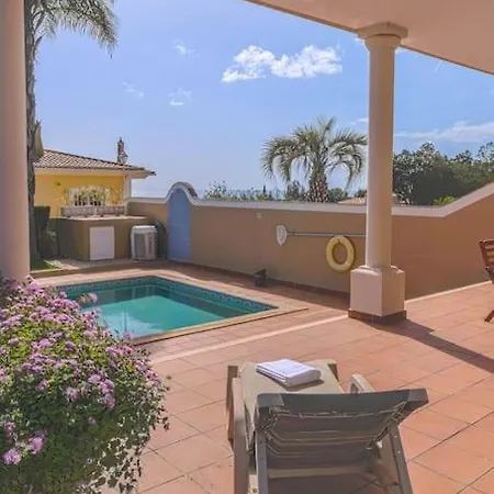 Villa K, Mira *